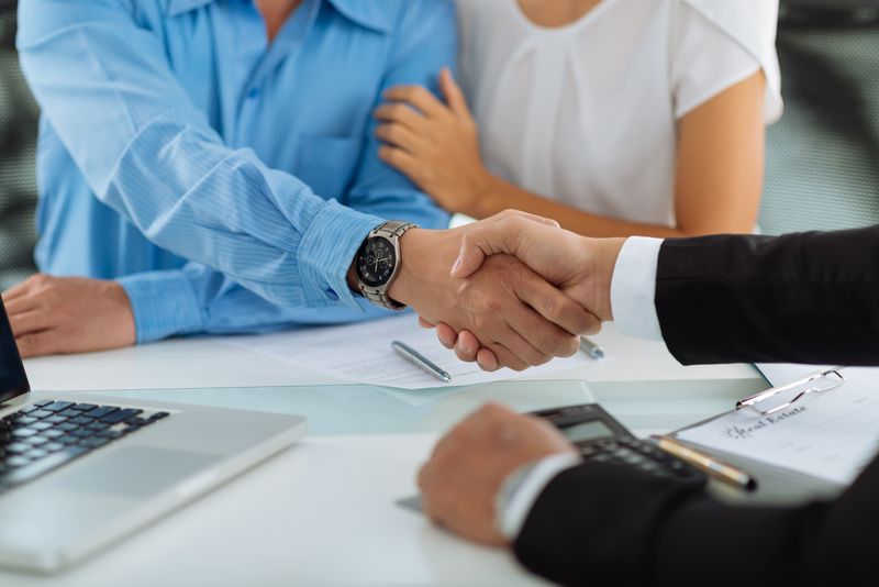 Contract to Closing: 3 Reasons to Hire a Real Estate Attorney in Daytona Beach